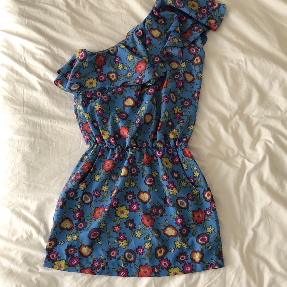 Single shoulder mini dress